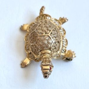 VINTAGE SIGNED ALICE CAVINESS TURTLE BROOCH FILIGREE RED STONE EYES MINI